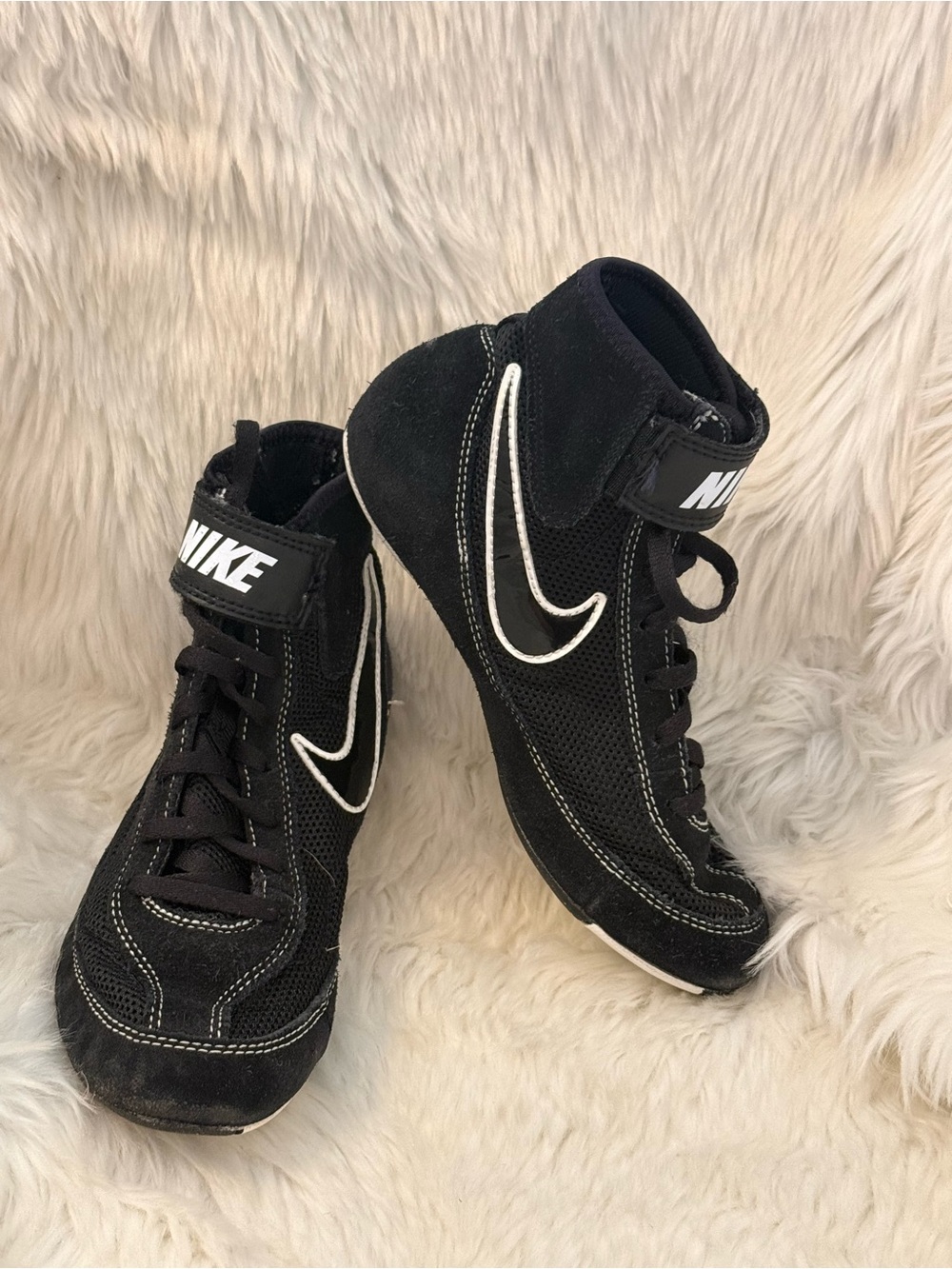 Nike Speed Sweep Wrestling Shoes Black White Kids High-Top Sneakers Size 3 Y